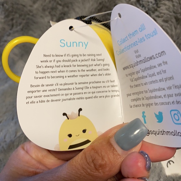 🧸Squishmallow “Sunny” Bee 3.5” clip BNWT - Picture 2 of 2